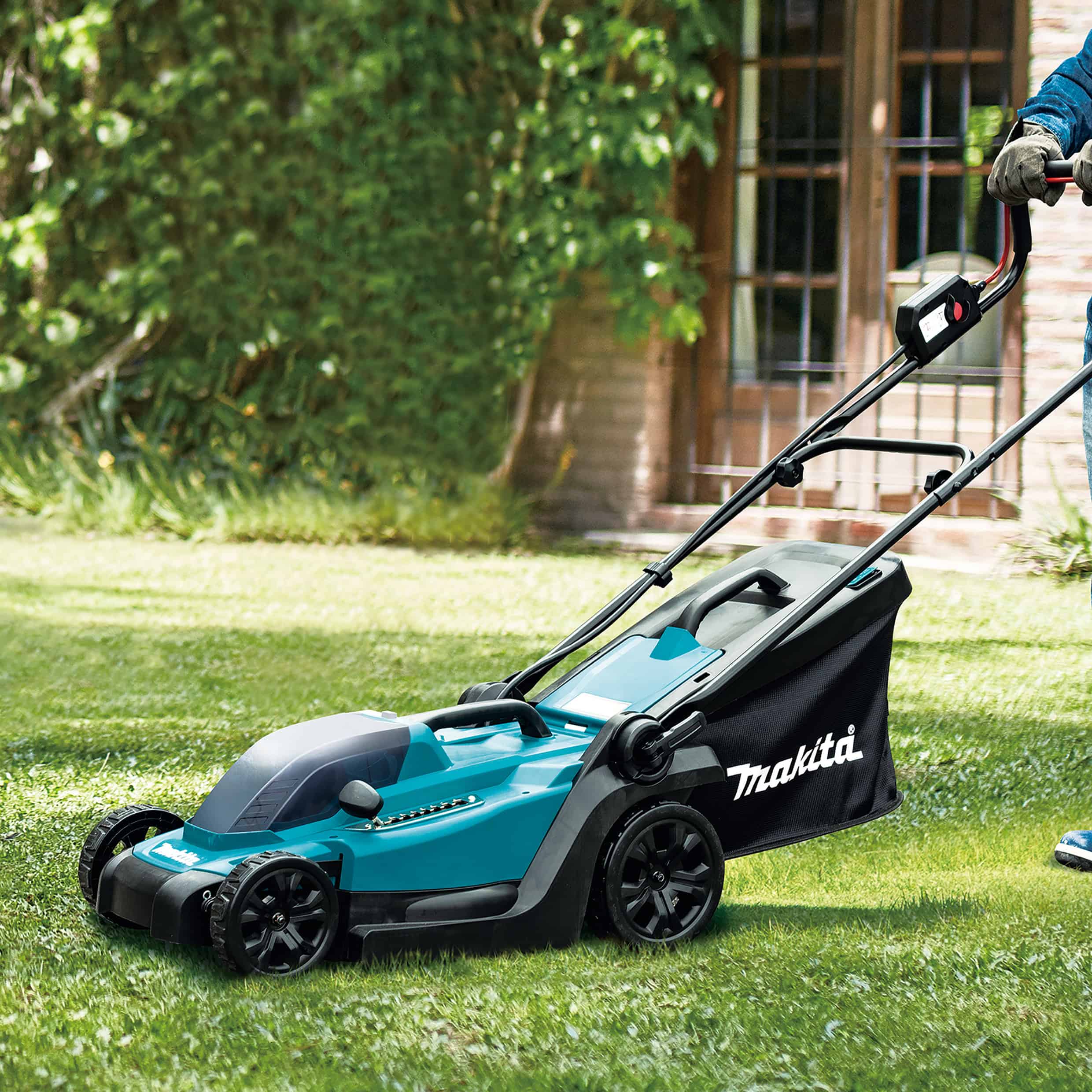 DLM330RT - 18V Single Battery Lawn Mower - Image 2